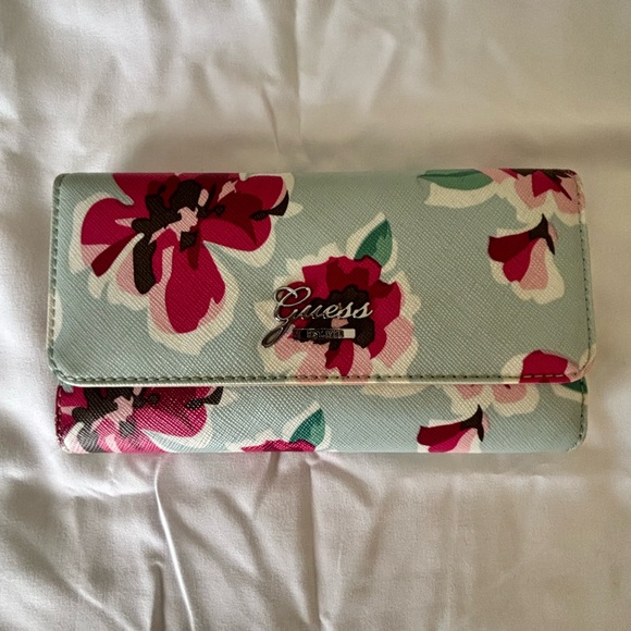 Guess floral wallet - Picture 1 of 3